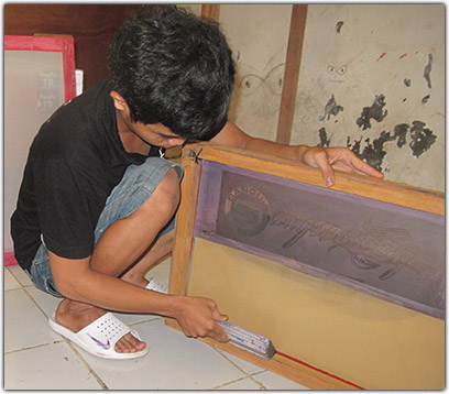 Preparing a screen for the light box